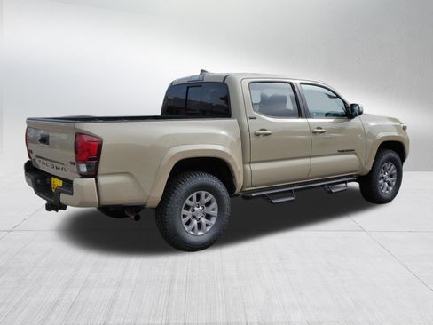 Certified 2019 Toyota Tacoma SR5 AWD/4WD image 8