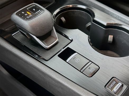 Used 2021 Nissan Rogue SV image 16