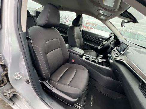 Used 2024 Nissan Altima 2.5 SV FWD image 28