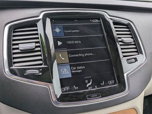 Used 2022 Volvo XC90 T6 Momentum w/ Advanced Package image 17