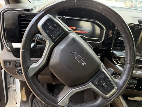 Used 2022 Chevrolet Silverado 1500 RST w/ Z71 Off-Road Package AWD/4WD image 11
