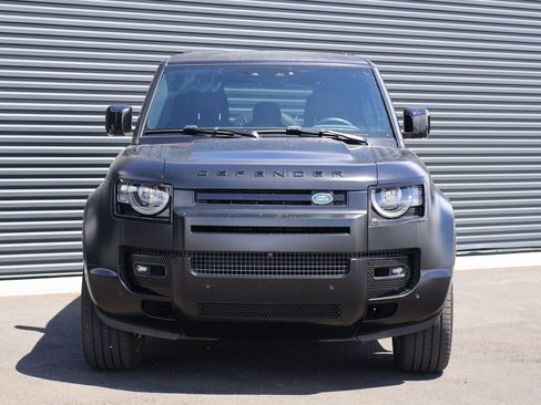 Used 2024 Land Rover Defender 110 X-Dynamic SE AWD/4WD image 2