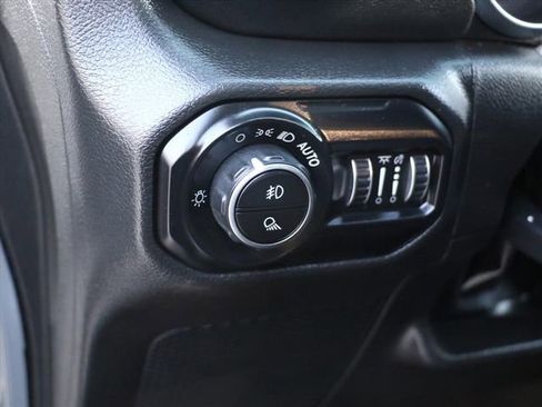 Used 2022 Jeep Gladiator Overland image 30