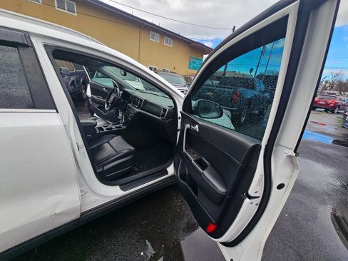 Used 2017 Kia Sportage EX w/ EX Premium Package image 16