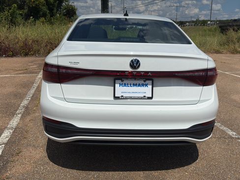 Used 2025 Volkswagen Jetta Sport FWD image 5