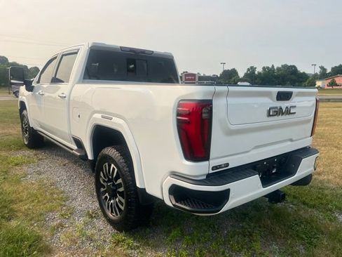 Used 2025 GMC Sierra 2500 Denali Ultimate AWD/4WD image 5