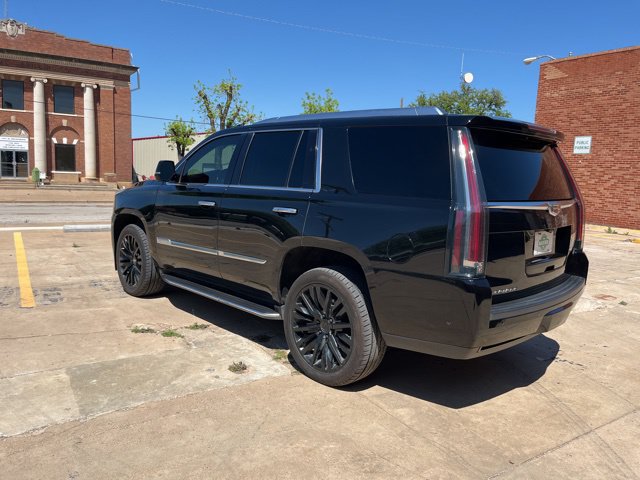 Used 2020 Cadillac Escalade Luxury AWD/4WD image 3
