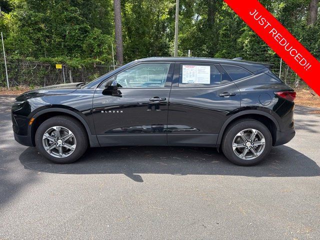 Used 2024 Chevrolet Blazer LT w/ LPO, Floor Liner Package FWD image 2