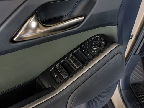 Used 2025 Lexus GX 550 image 44