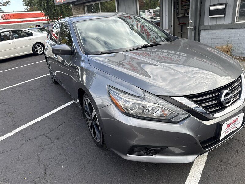 Used 2018 Nissan Altima 2.5 SR FWD image 14