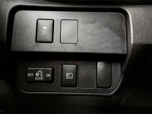 Used 2023 Toyota Tacoma SR5 AWD/4WD image 32