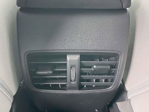 Used 2024 Toyota Corolla Cross L FWD image 21