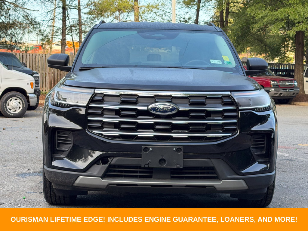 Used 2025 Ford Explorer Active RWD image 2