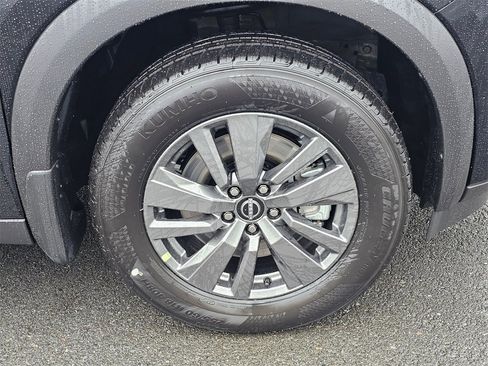 New 2025 Nissan Pathfinder SV w/ SV Premium Package image 33