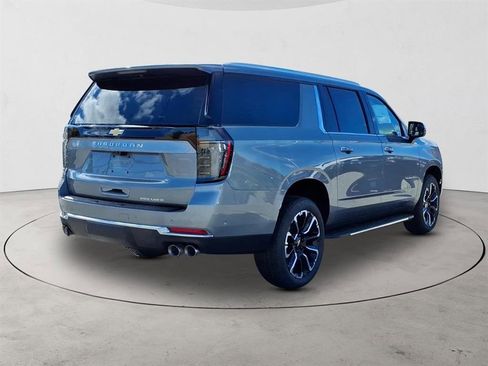 New 2026 Chevrolet Suburban Premier image 5