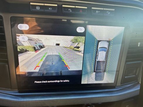 Used 2024 Ford F250 Platinum image 9