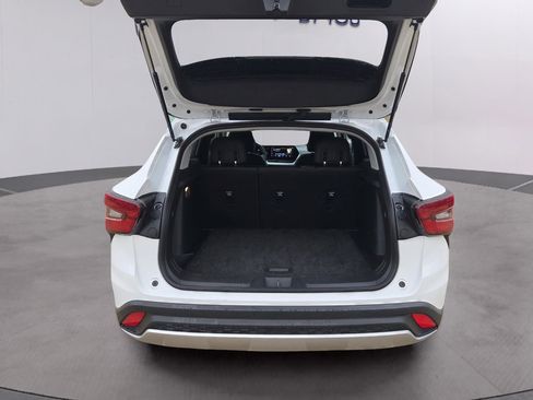 Used 2024 Chevrolet Trax LT image 9