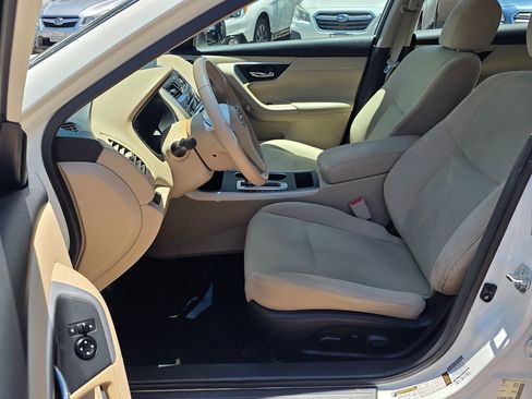 Used 2015 Nissan Altima 2.5 SV FWD image 18