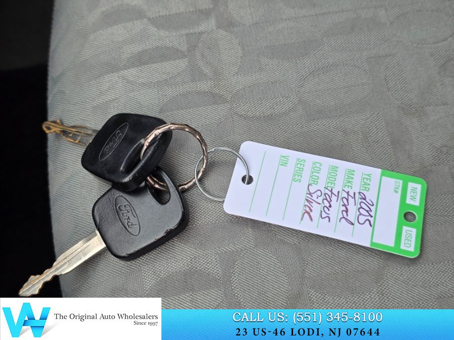 Used 2005 Ford Focus S FWD image 24
