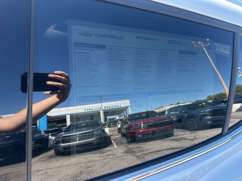 New 2026 Chevrolet Equinox EV LT image 35