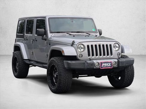 Used 2016 Jeep Wrangler Unlimited Sahara image 3