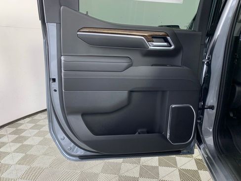 New 2026 GMC Sierra 1500 SLE image 25