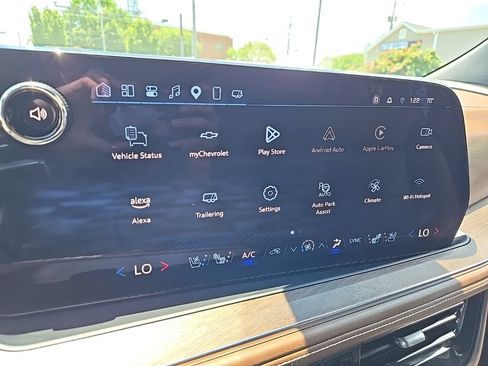Used 2025 Chevrolet Suburban High Country AWD/4WD image 31