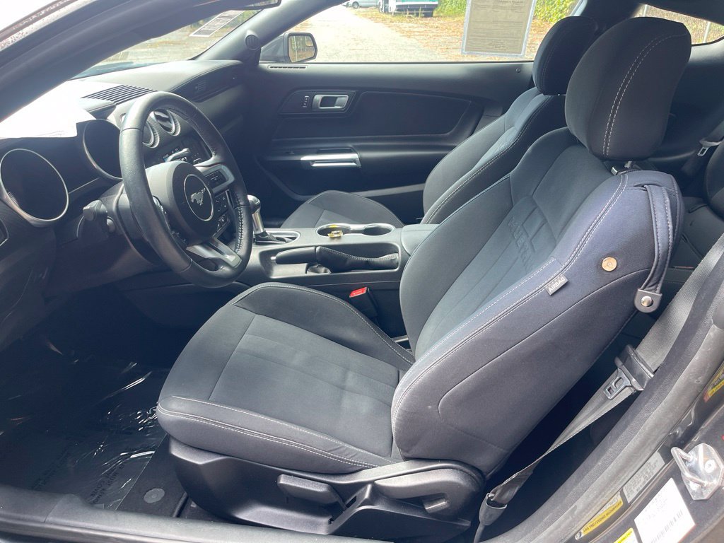 Used 2020 Ford Mustang Coupe RWD image 12