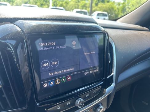 Used 2022 Chevrolet Traverse RS AWD/4WD image 13