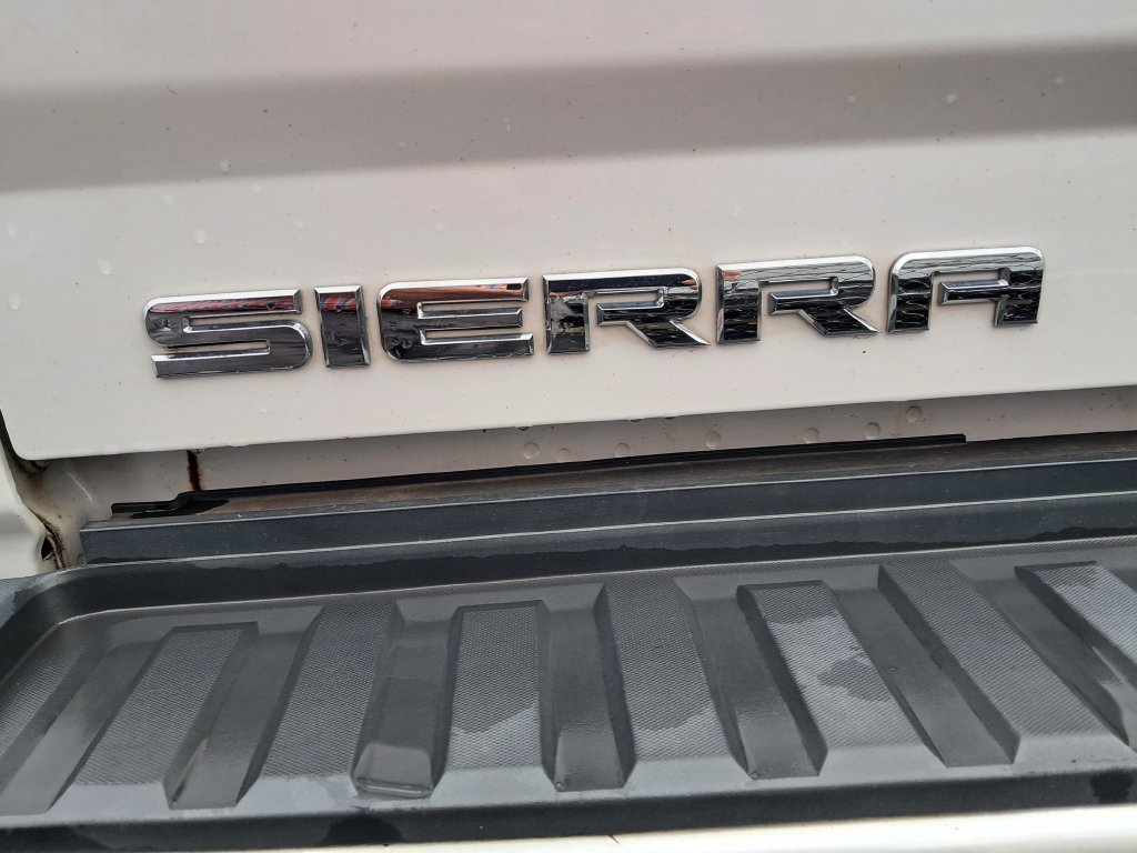 Used 2018 GMC Sierra 2500 Denali w/ Duramax Plus Package AWD/4WD image 10