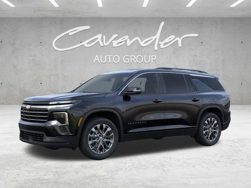 New 2026 Chevrolet Traverse LT w/ Sun and Wheel Package FWD image 2