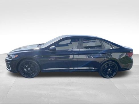 Used 2025 Volkswagen Jetta SE FWD image 5