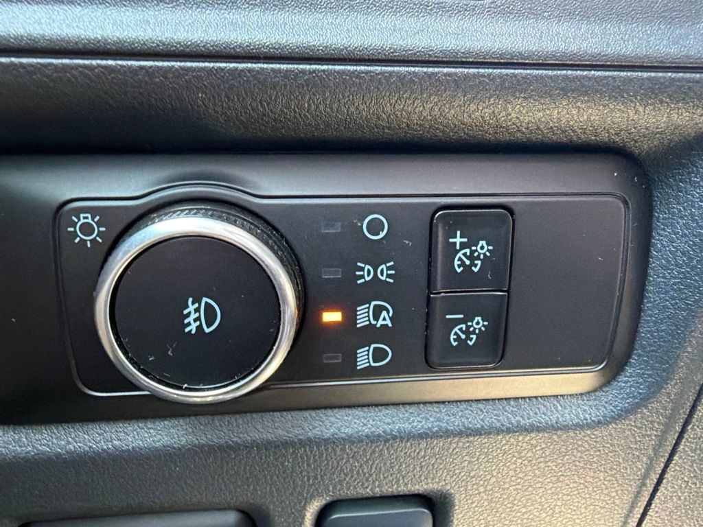 Used 2024 Ford Expedition Limited AWD/4WD image 19