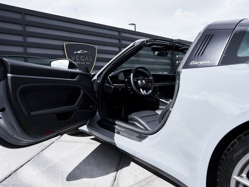 Used 2024 Porsche 911 Targa 4S w/ Premium Package image 25