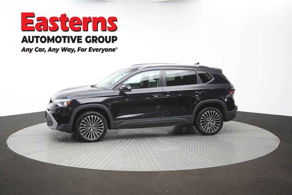 Used 2025 Volkswagen Taos SE FWD image 57