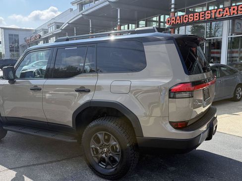 Used 2025 Lexus GX 550 AWD/4WD image 18