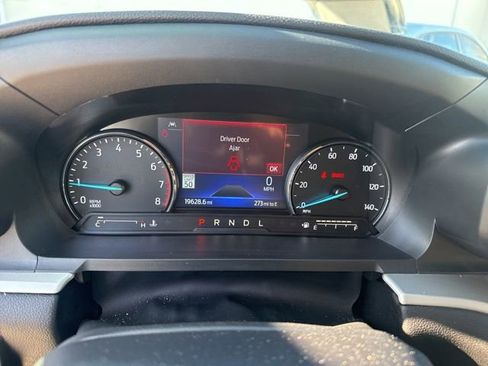 Used 2022 Ford Explorer XLT w/ Equipment Group 202A image 11