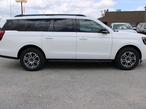 New 2026 Ford Expedition Max Active RWD image 3