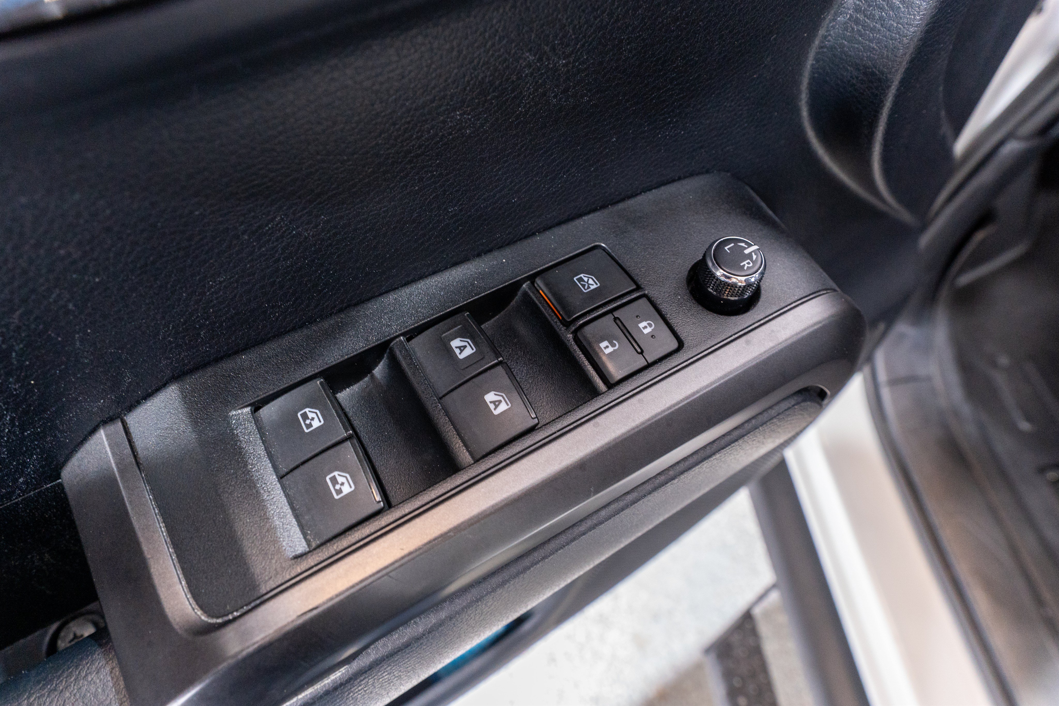 Used 2018 Toyota Tacoma TRD Off-Road AWD/4WD image 14