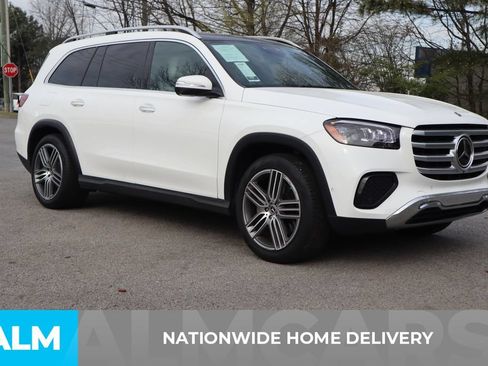 Used 2025 Mercedes-Benz GLS 450 4MATIC image 4