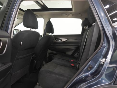 Used 2016 Nissan Rogue SV w/ SV Premium Package AWD/4WD image 18