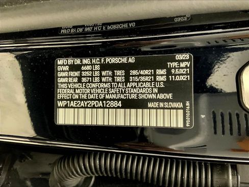Certified 2023 Porsche Cayenne Platinum Edition AWD/4WD image 33