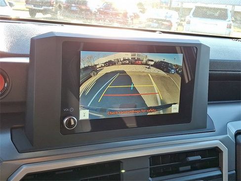 Used 2024 Toyota Tacoma TRD Off-Road image 17