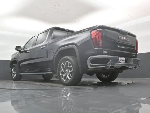 Used 2022 GMC Sierra 1500 SLT AWD/4WD image 49