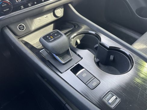 Used 2023 Nissan Rogue SV image 15