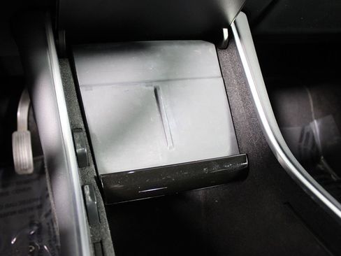 Used 2021 Tesla Model Y Long Range image 14