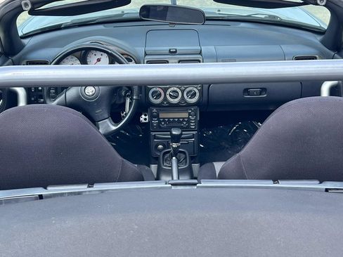Used 2002 Toyota MR2 RWD image 60
