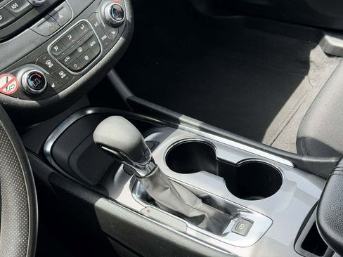Used 2024 Chevrolet Malibu LT FWD image 16
