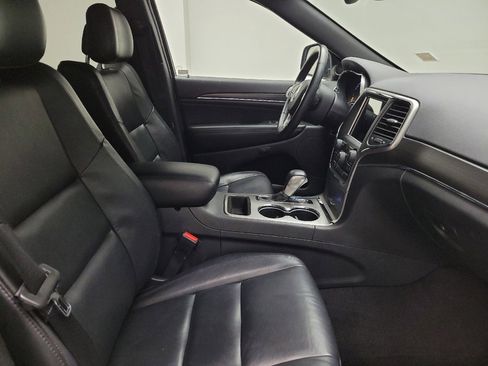 Used 2018 Jeep Grand Cherokee Limited image 21