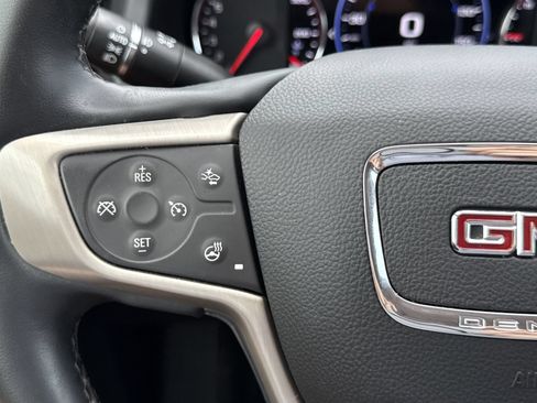 Used 2023 GMC Acadia Denali w/ Denali Ultimate Package FWD image 17
